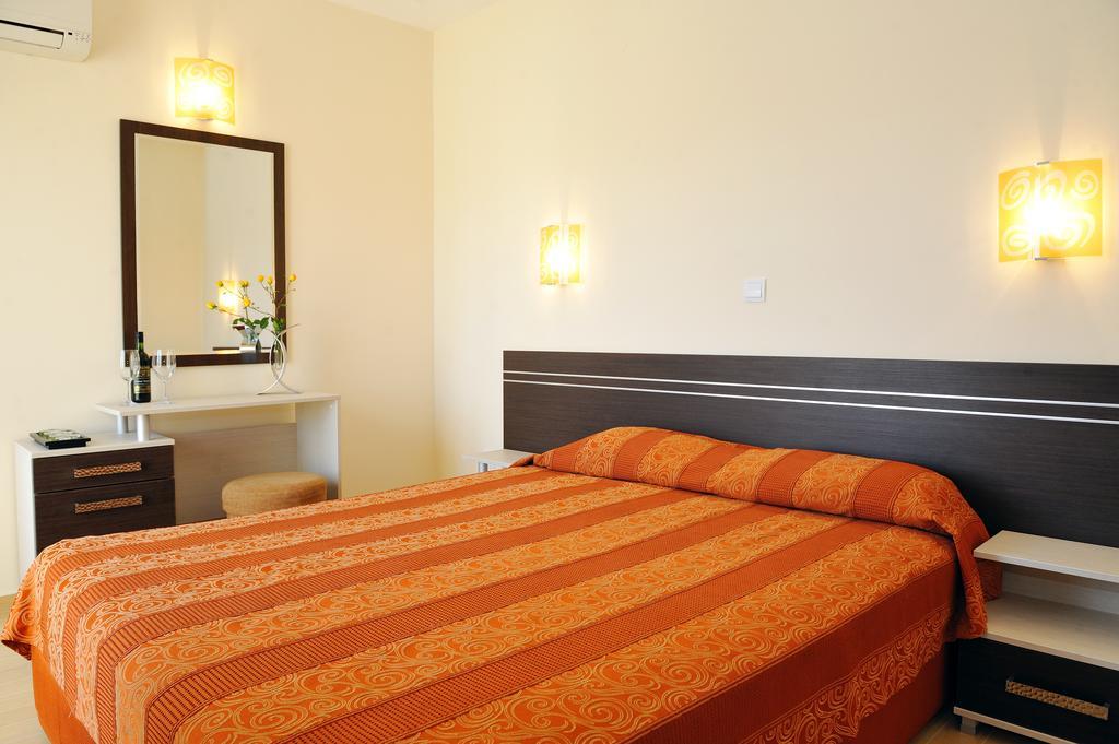 Hotel Iris Nessebar Zimmer foto